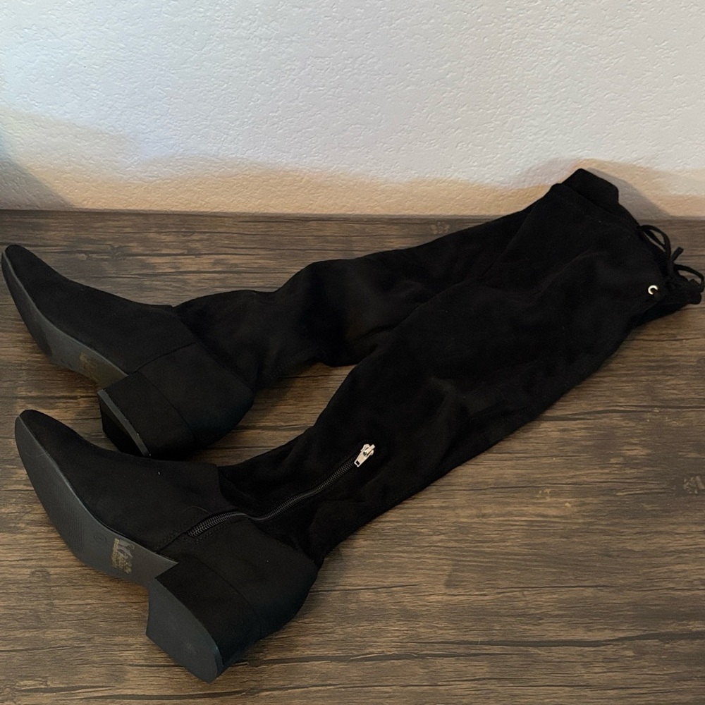 black boots shoes size 7